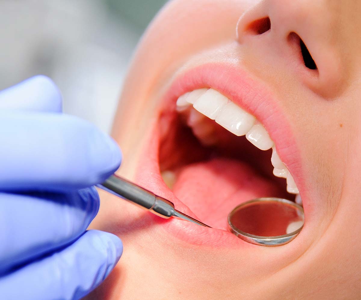 Close up paziente nello studio dentistico